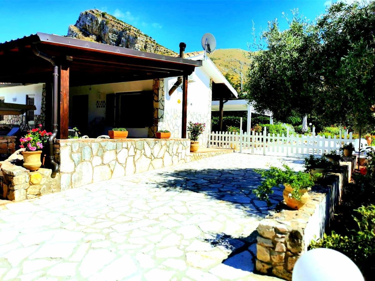 Villa Hibiscus Castellammare del Golfo Exterior foto